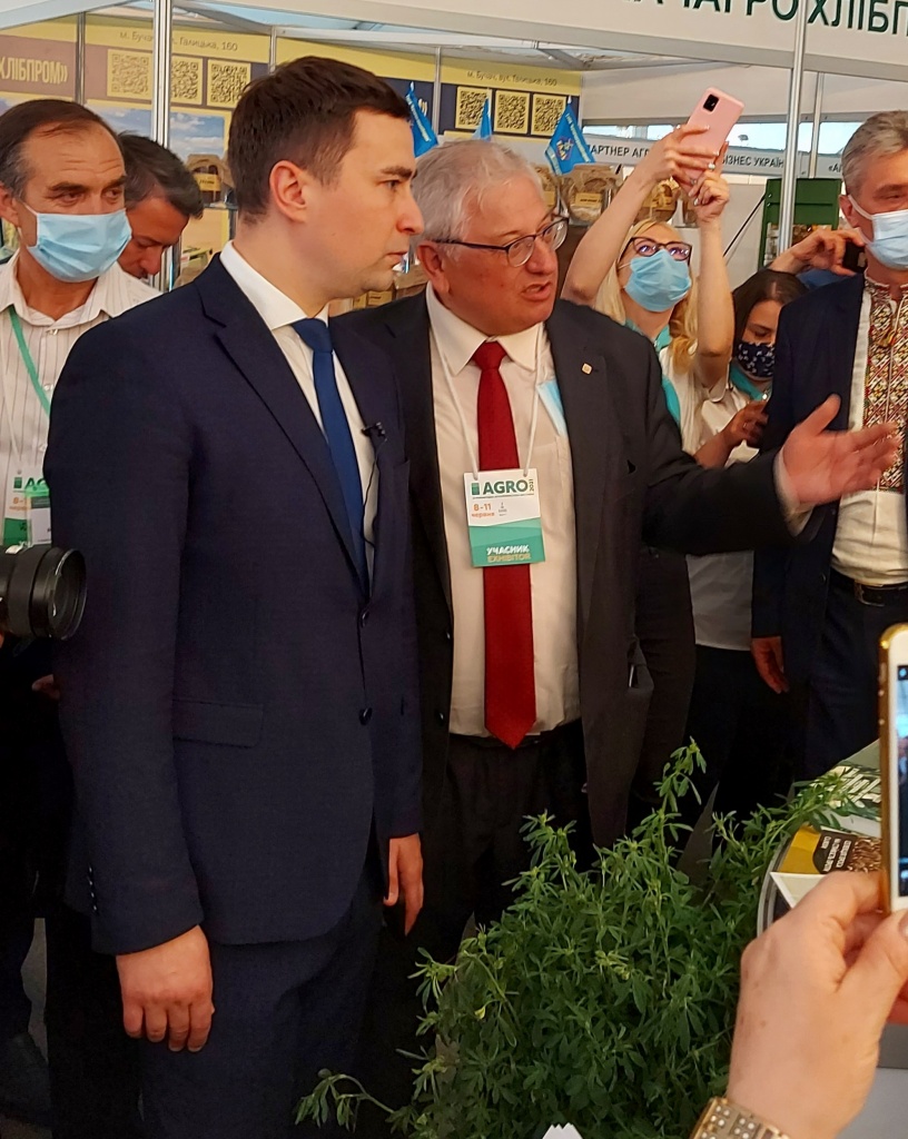 Міністр Р.Лещенко.jpg Міністр Р.Лещенко.jpg